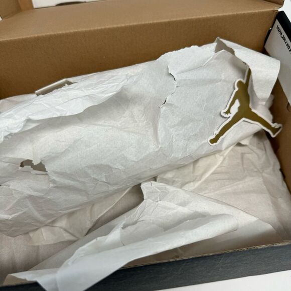 Nike Jordan 1 Mid GS White Soft Pink Size 6 Youth - Picture 10 of 10